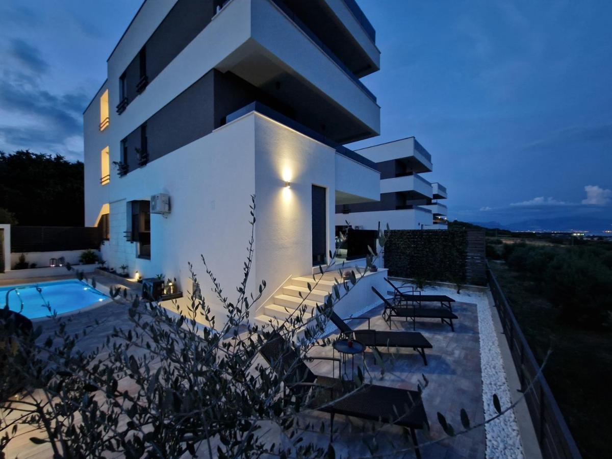 Apartman Marcelina 1 With Private Pool Trogir Ngoại thất bức ảnh