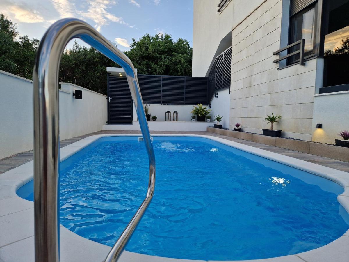 Apartman Marcelina 1 With Private Pool Trogir Ngoại thất bức ảnh